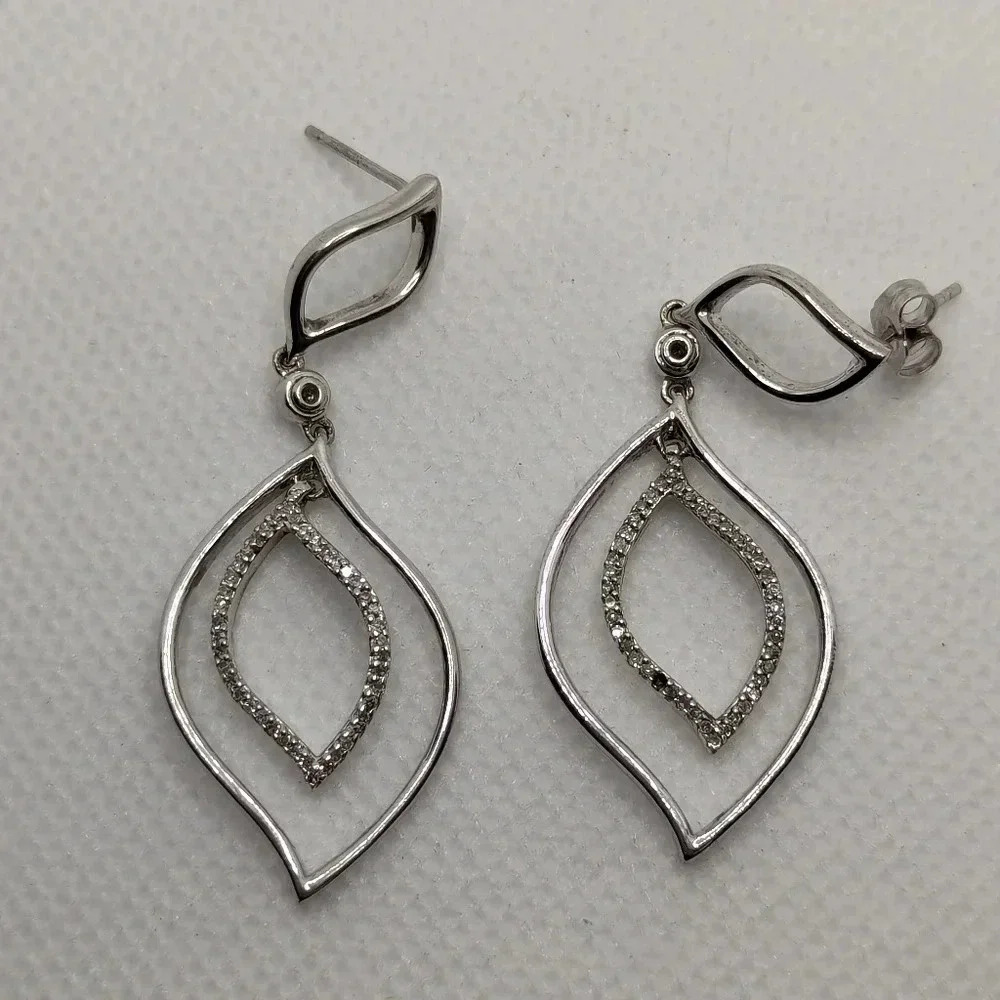 0.25tcw raindrop earrings